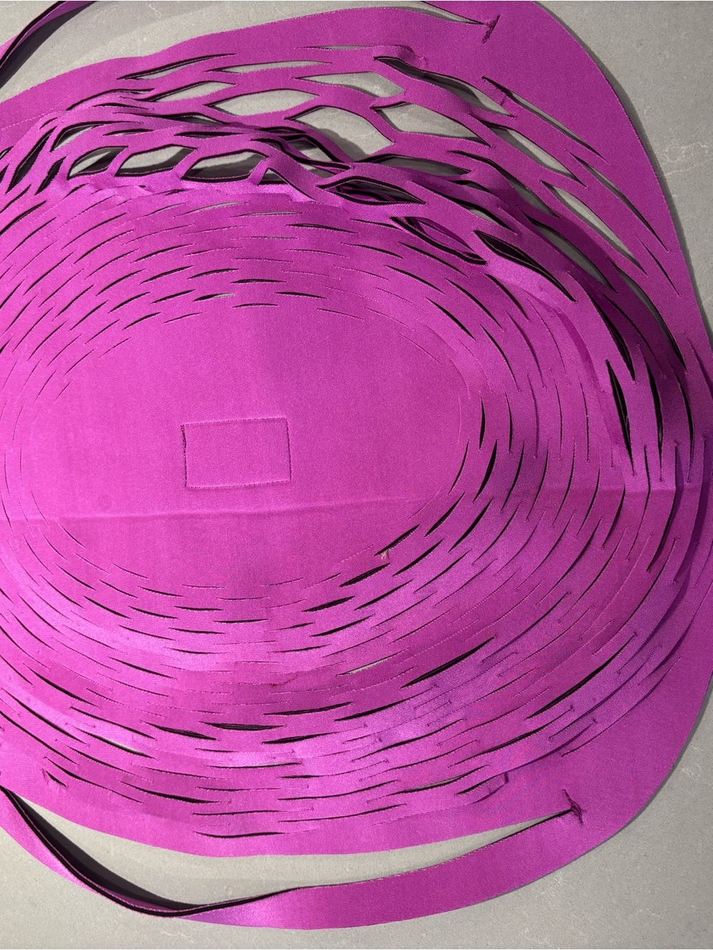 Purple Neoprene Laser-Cut Mesh beach bag - Picture 3 of 4